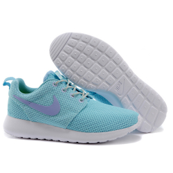 Голубые женские кроссовки Nike Women Roshe Run Light Blue Violet White